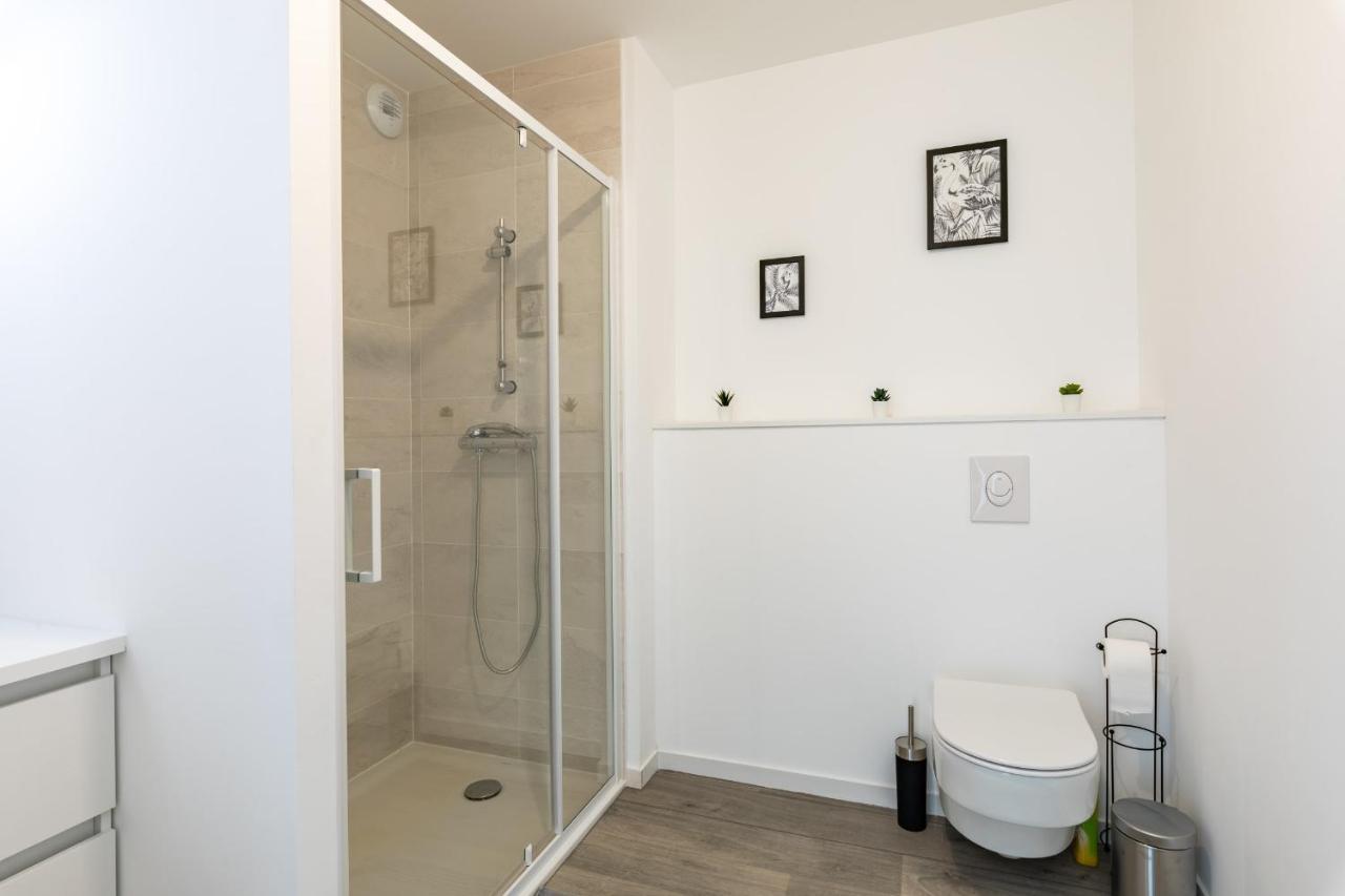 L'Ecume - Studio Moderne Avec Grand Balcon Et Place De Parking Dinard Exterior foto