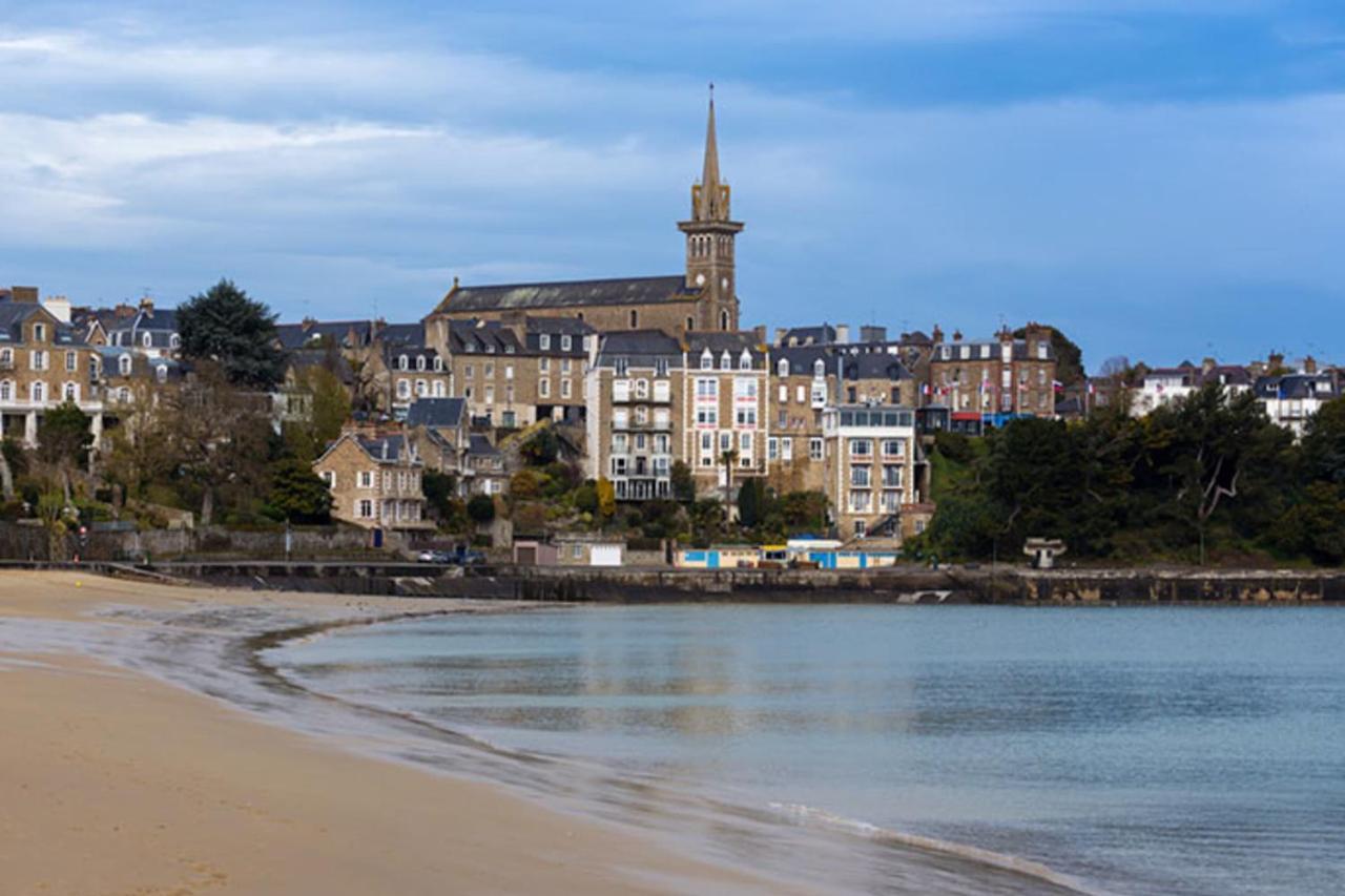 L'Ecume - Studio Moderne Avec Grand Balcon Et Place De Parking Dinard Exterior foto